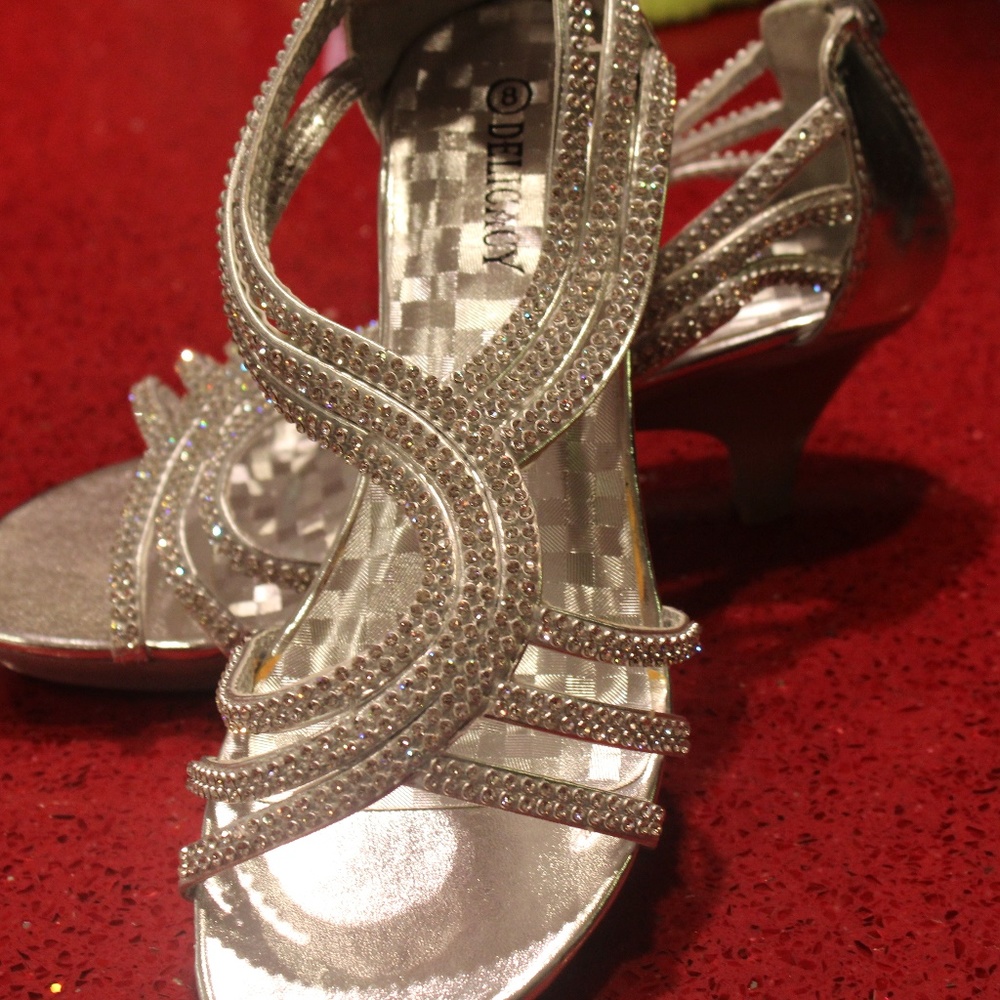Womens Dress/Pageant Silver Bling Sandals New SZ 8